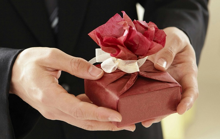 Christmas gift ideas for landlords